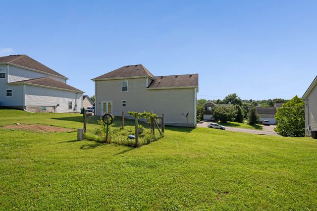 1103 Harmony Ln, La Vergne, TN 37086