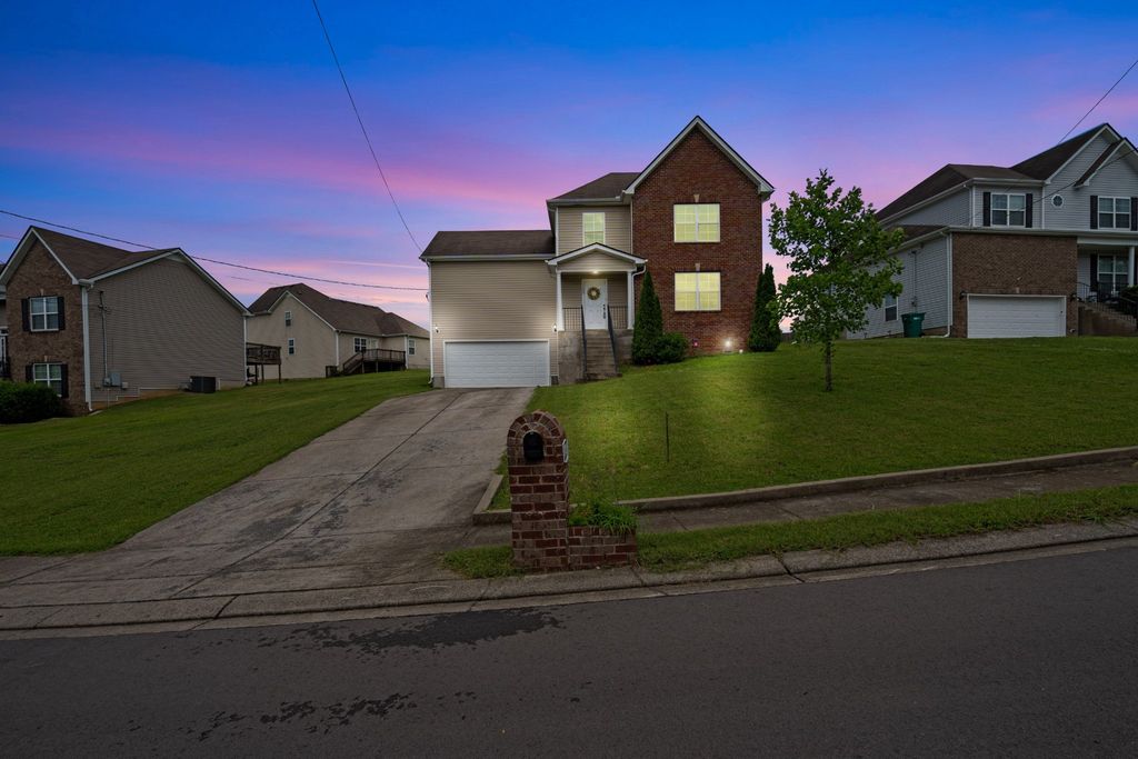 1103 Harmony Ln, La Vergne, TN 37086