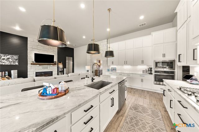 2046 Chalk Mill Crossing, Salado, TX 76571