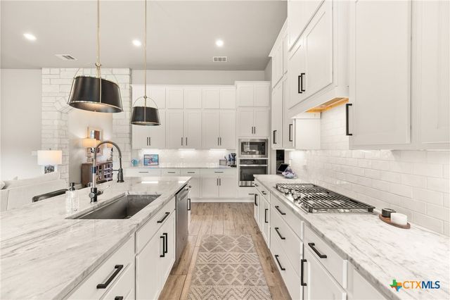 2046 Chalk Mill Crossing, Salado, TX 76571