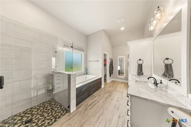 2046 Chalk Mill Crossing, Salado, TX 76571