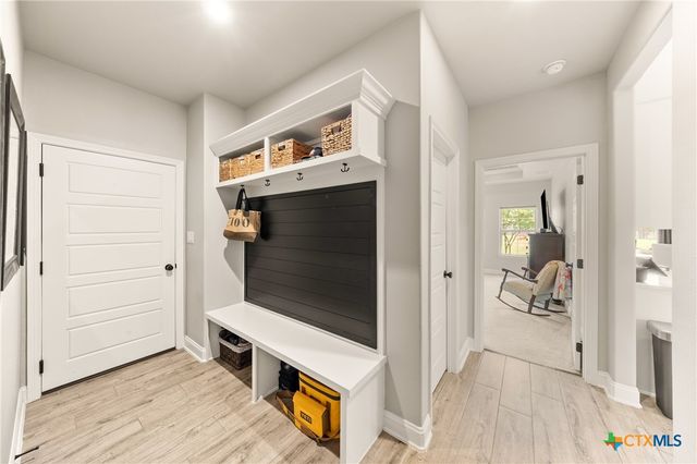 2046 Chalk Mill Crossing, Salado, TX 76571