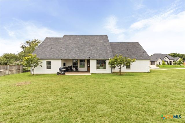 2046 Chalk Mill Crossing, Salado, TX 76571