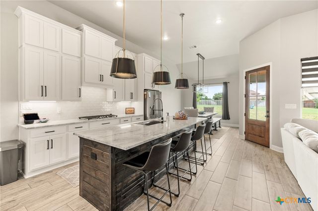 2046 Chalk Mill Crossing, Salado, TX 76571