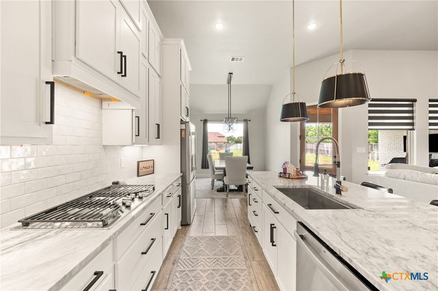 2046 Chalk Mill Crossing, Salado, TX 76571