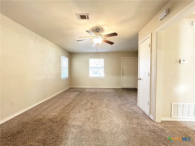 711 E 8th Avenue, Belton, TX 76513