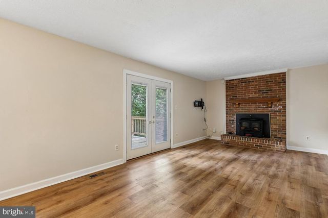 15058 CAMELLIA LN, Dumfries, VA 22025