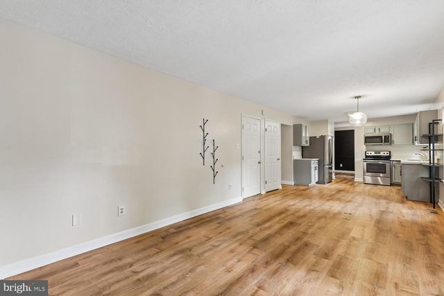 15058 CAMELLIA LN, Dumfries, VA 22025