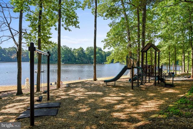 15058 CAMELLIA LN, Dumfries, VA 22025