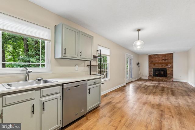 15058 CAMELLIA LN, Dumfries, VA 22025