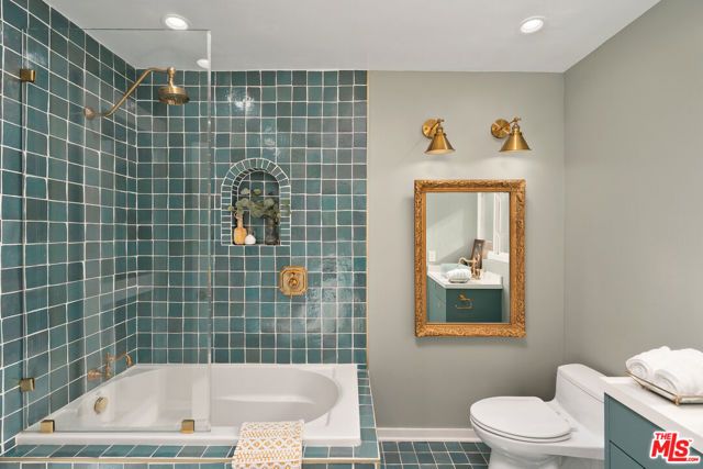 253 S Barrington Avenue D5, Los Angeles, CA 90049