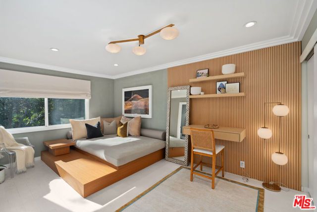 253 S Barrington Avenue D5, Los Angeles, CA 90049