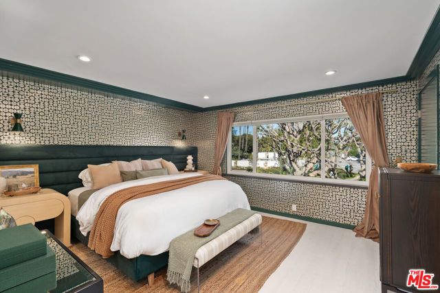 253 S Barrington Avenue D5, Los Angeles, CA 90049