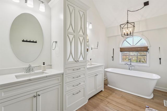 4205 Quail Court, West Des Moines, IA 50265