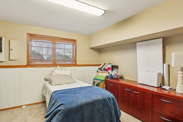 4205 Quail Court, West Des Moines, IA 50265