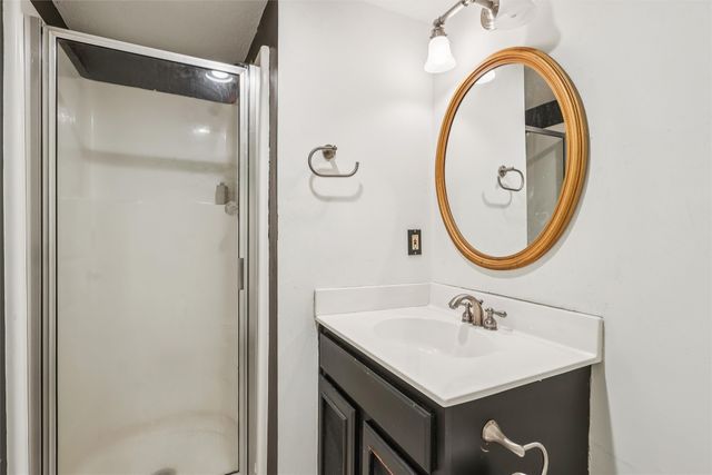 4205 Quail Court, West Des Moines, IA 50265