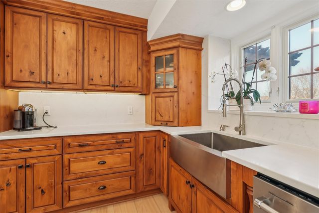 4205 Quail Court, West Des Moines, IA 50265