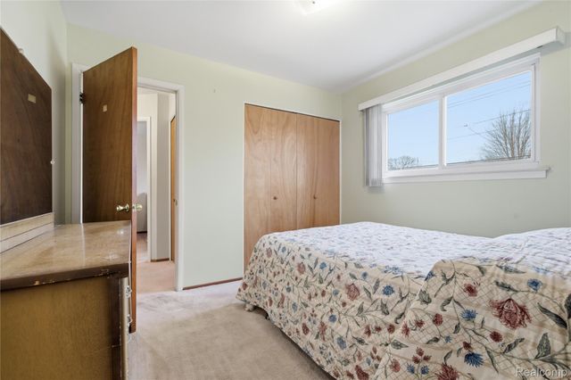 13344 Perry Circle, Warren, MI 48088