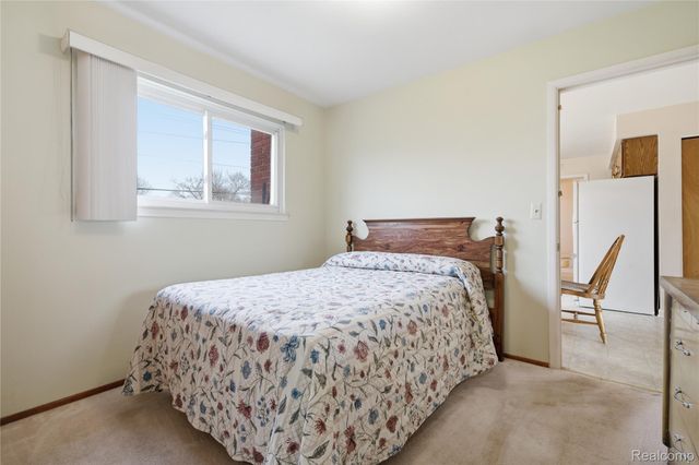 13344 Perry Circle, Warren, MI 48088