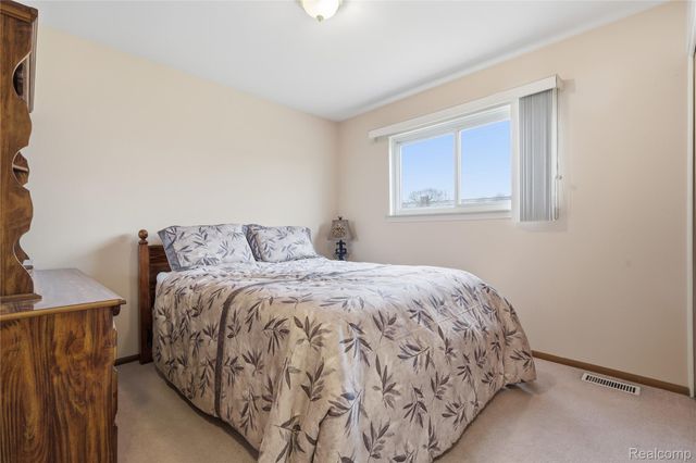 13344 Perry Circle, Warren, MI 48088