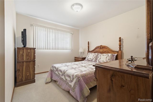 13344 Perry Circle, Warren, MI 48088