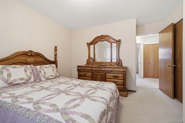 13344 Perry Circle, Warren, MI 48088