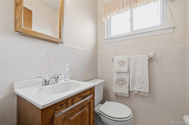 13344 Perry Circle, Warren, MI 48088