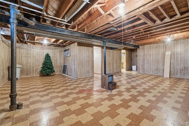 13344 Perry Circle, Warren, MI 48088