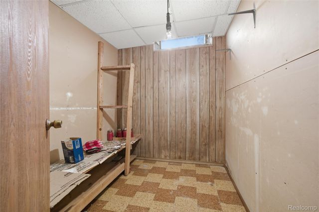 13344 Perry Circle, Warren, MI 48088