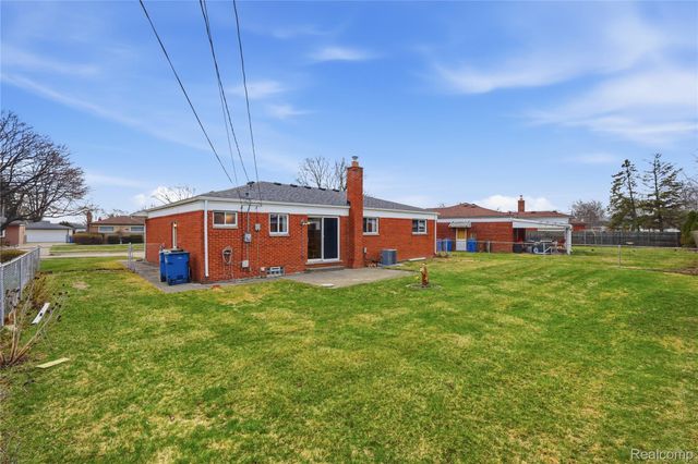 13344 Perry Circle, Warren, MI 48088