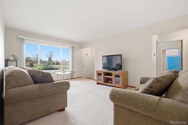 13344 Perry Circle, Warren, MI 48088