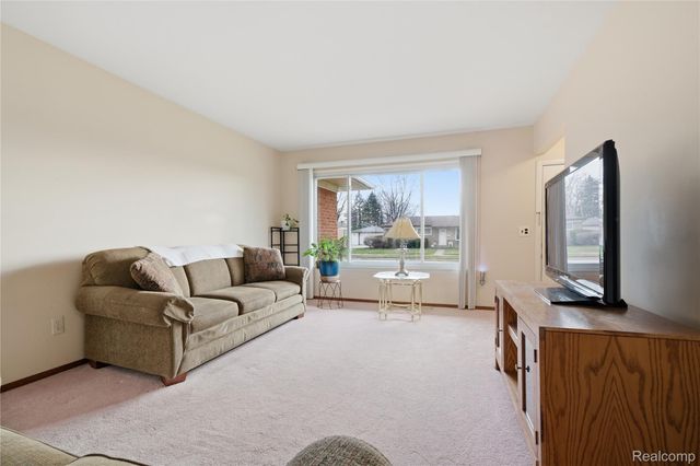 13344 Perry Circle, Warren, MI 48088