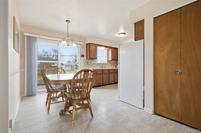 13344 Perry Circle, Warren, MI 48088