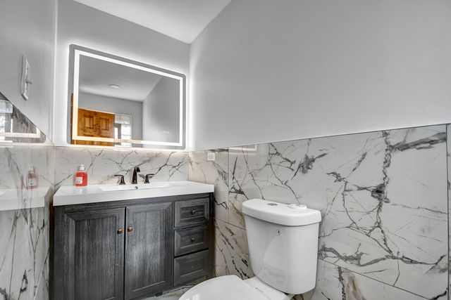 16833 Ingleside Avenue, South Holland, IL 60473