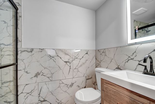 16833 Ingleside Avenue, South Holland, IL 60473