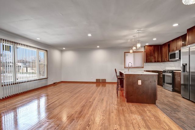 16833 Ingleside Avenue, South Holland, IL 60473