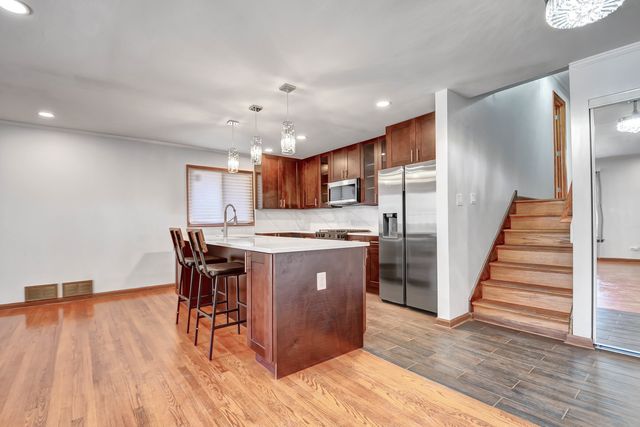 16833 Ingleside Avenue, South Holland, IL 60473