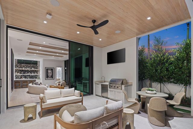 310 Grove Place, Delray Beach, FL 33444