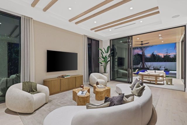 310 Grove Place, Delray Beach, FL 33444