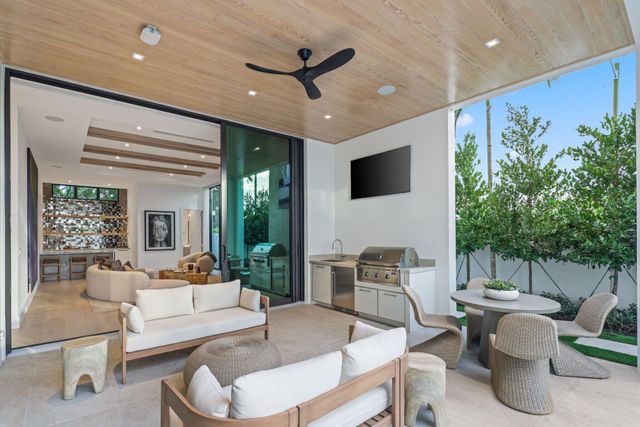 310 Grove Place, Delray Beach, FL 33444