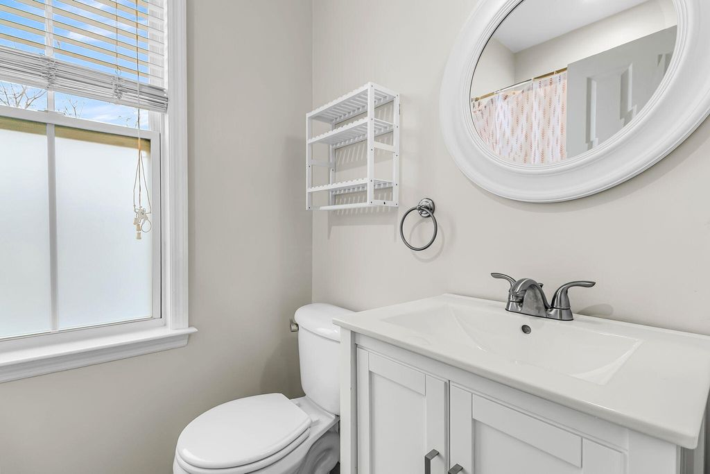 Image 27 of property listing at 100 Hyacinth Street, Summerville, SC 29483