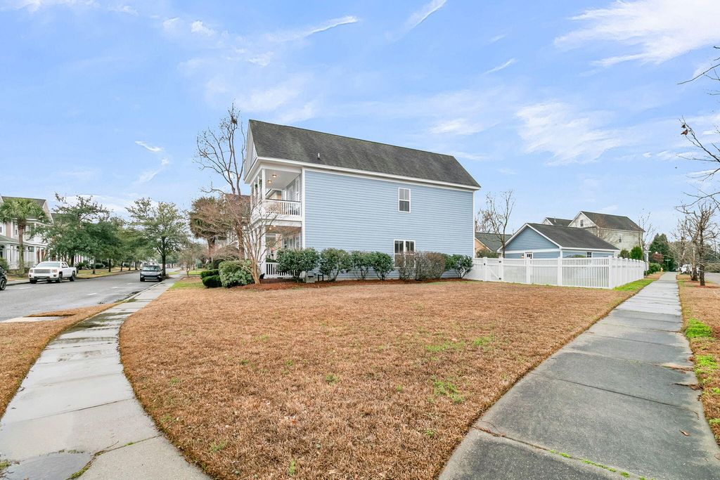 Image 39 of property listing at 100 Hyacinth Street, Summerville, SC 29483