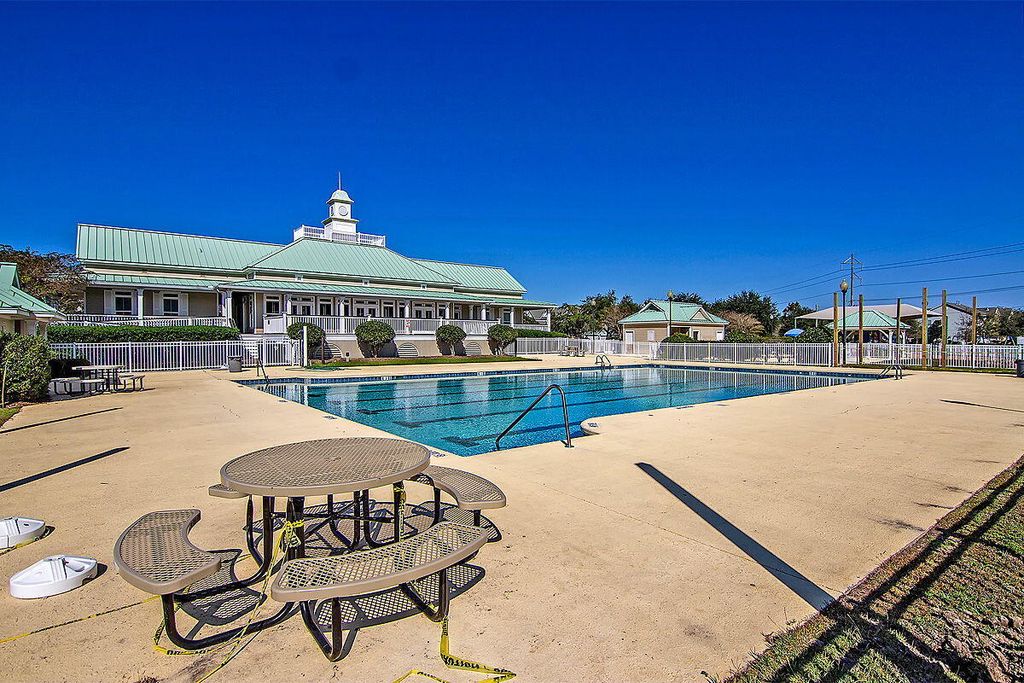 Image 45 of property listing at 100 Hyacinth Street, Summerville, SC 29483