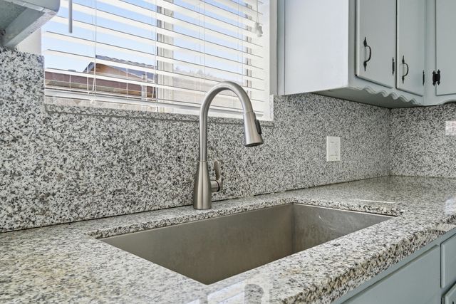 285 E Jayne Avenue, Tipton, CA 93272