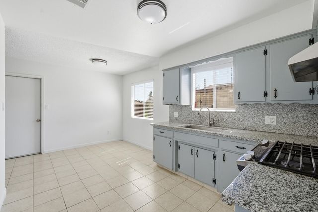 285 E Jayne Avenue, Tipton, CA 93272