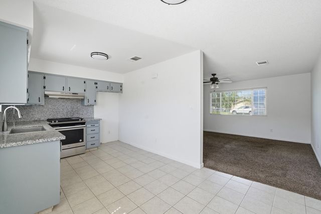 285 E Jayne Avenue, Tipton, CA 93272