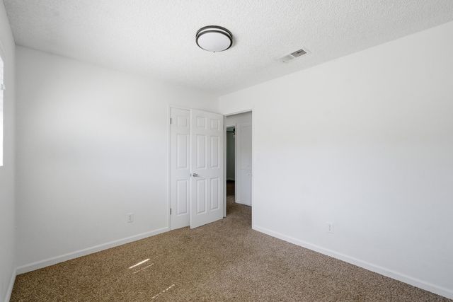 285 E Jayne Avenue, Tipton, CA 93272