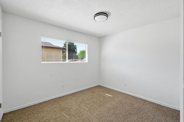 285 E Jayne Avenue, Tipton, CA 93272