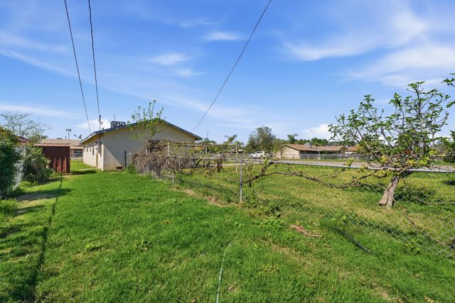 285 E Jayne Avenue, Tipton, CA 93272