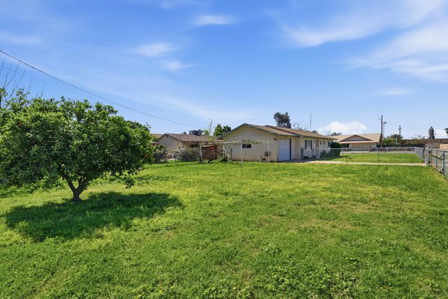 285 E Jayne Avenue, Tipton, CA 93272